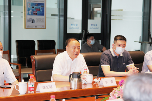 市政协就打造“先进制造之都”至聚彩堂集团进行专题调研